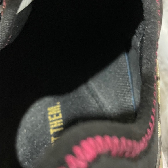 Clove doesn’t have to be boring….Black and Pink Leopard Sneakers - Picture 10 of 10